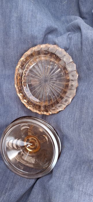 Всичко в розово стъкло