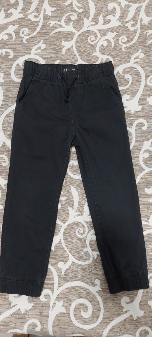 Pantaloni tex 5-6 ani