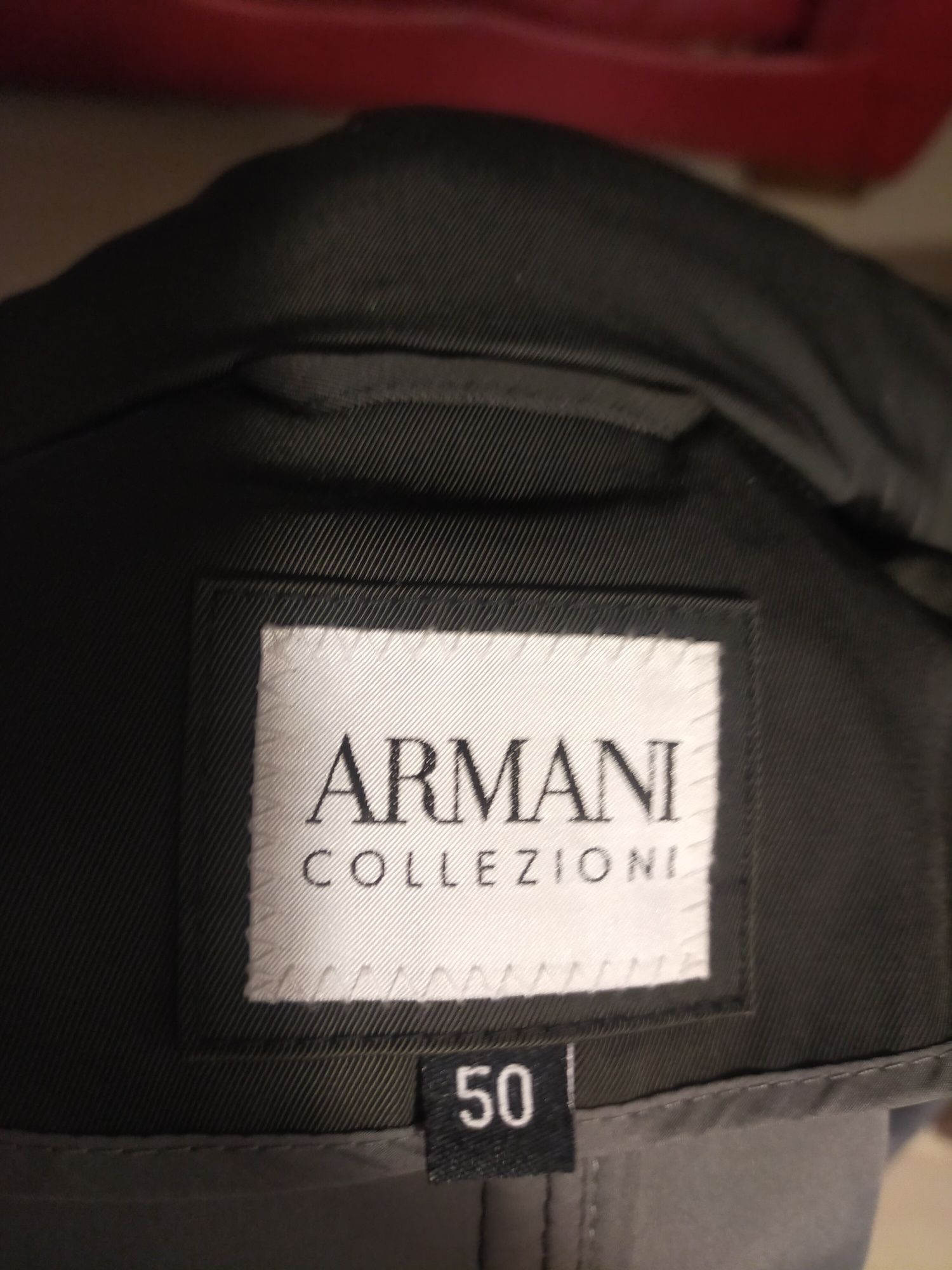 Vând haina ARMANI mărimea 50