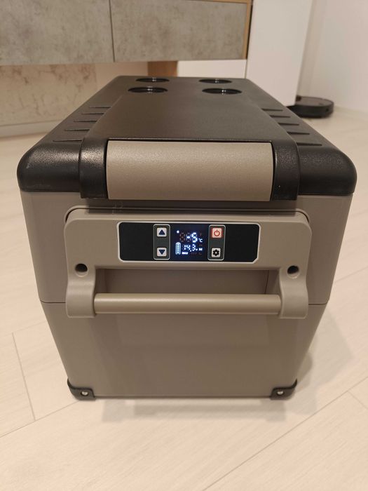 Vand frigider auto Vevor 35L 12 24v 240v