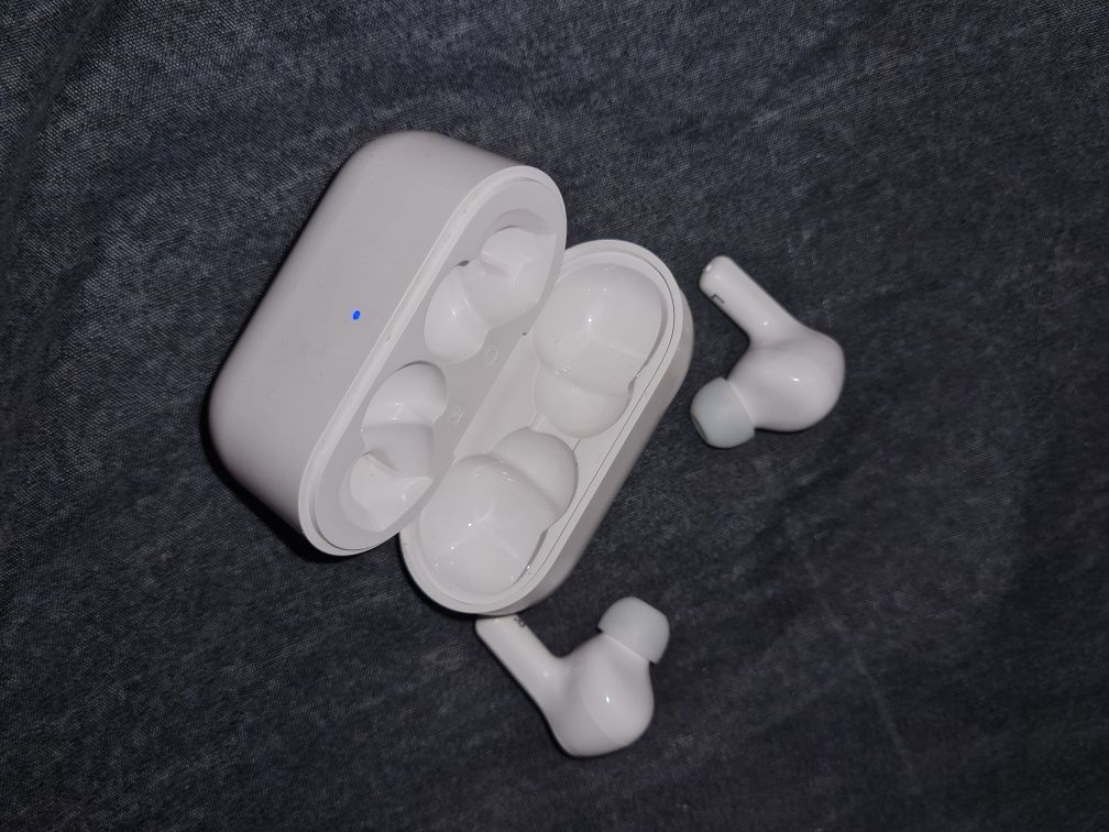 Wireless earbuds Bluetooth