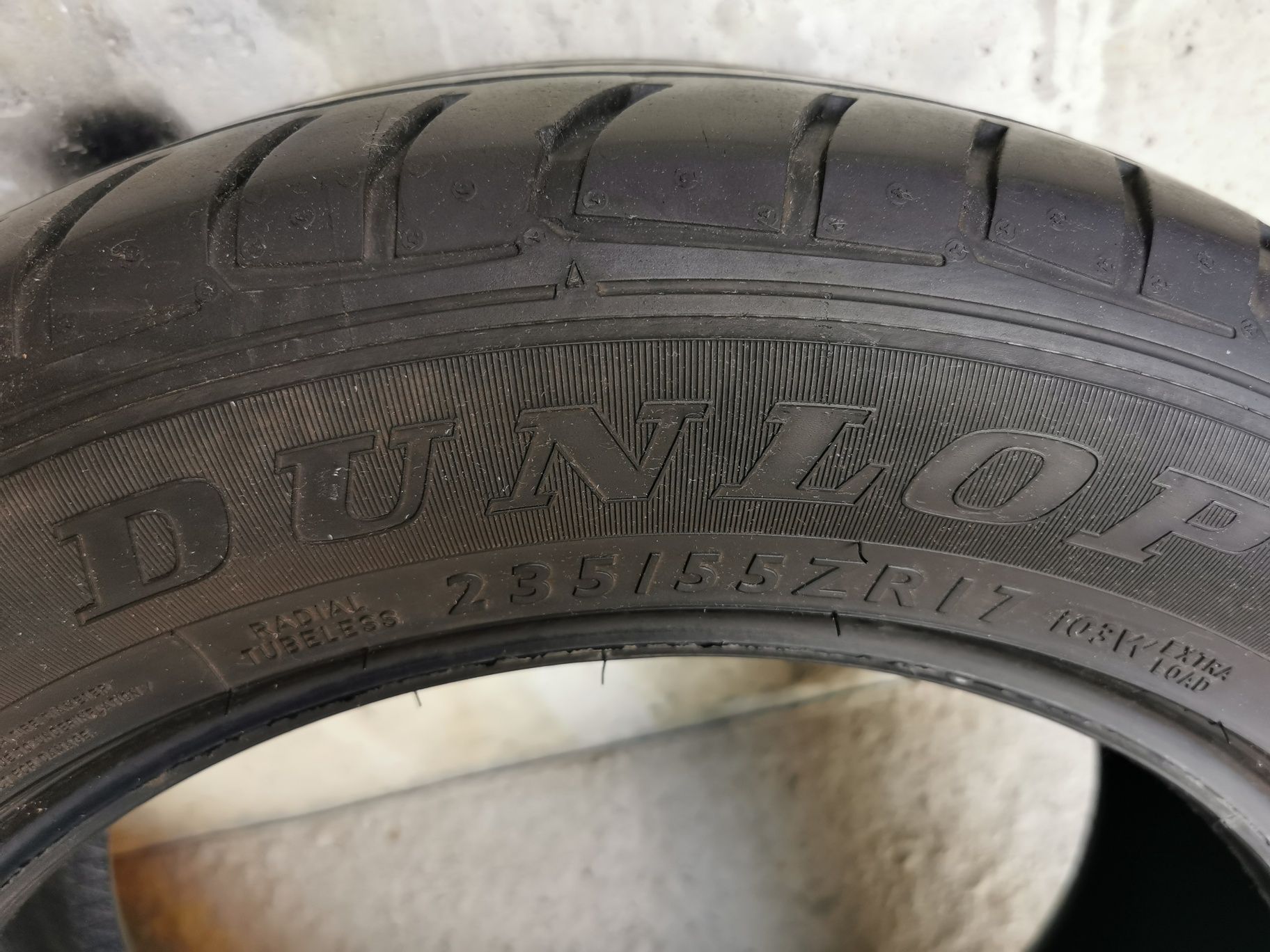 Dunlop летни гуми 235 17