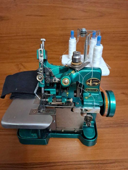 Швейная машина Оверлок GN1-1 трехниточный