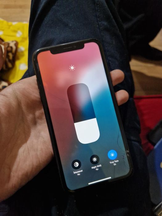 Vand/schimb iphone 12/xr