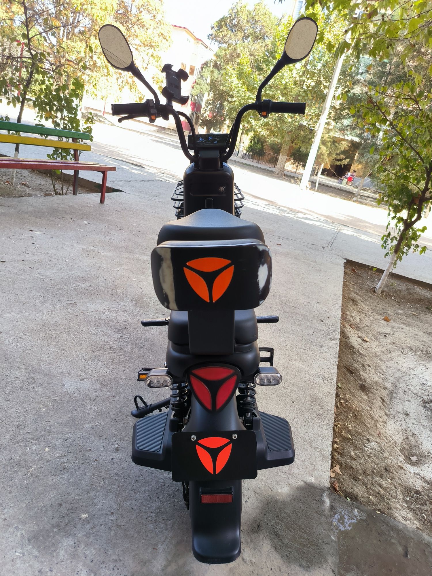Yadea Scooteri Sotiladi !