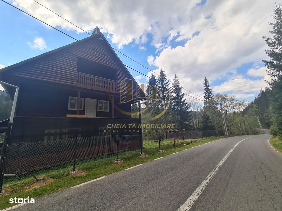 Cabana de munte cu 2543 mp teren, aproape de pârtia Mărișel și Lacul B