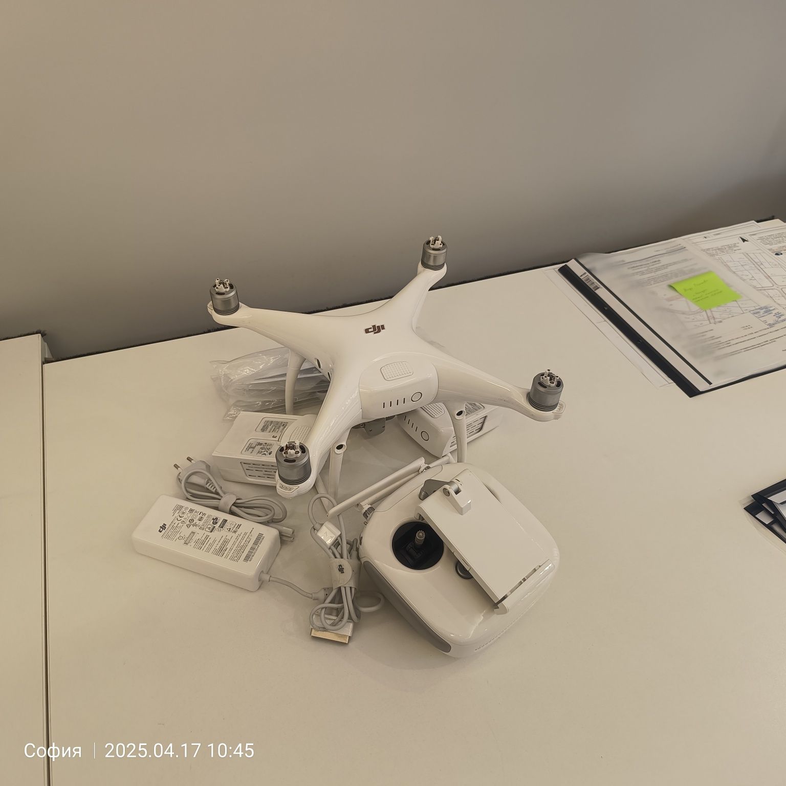 Продавам дрон DII Phantom 4