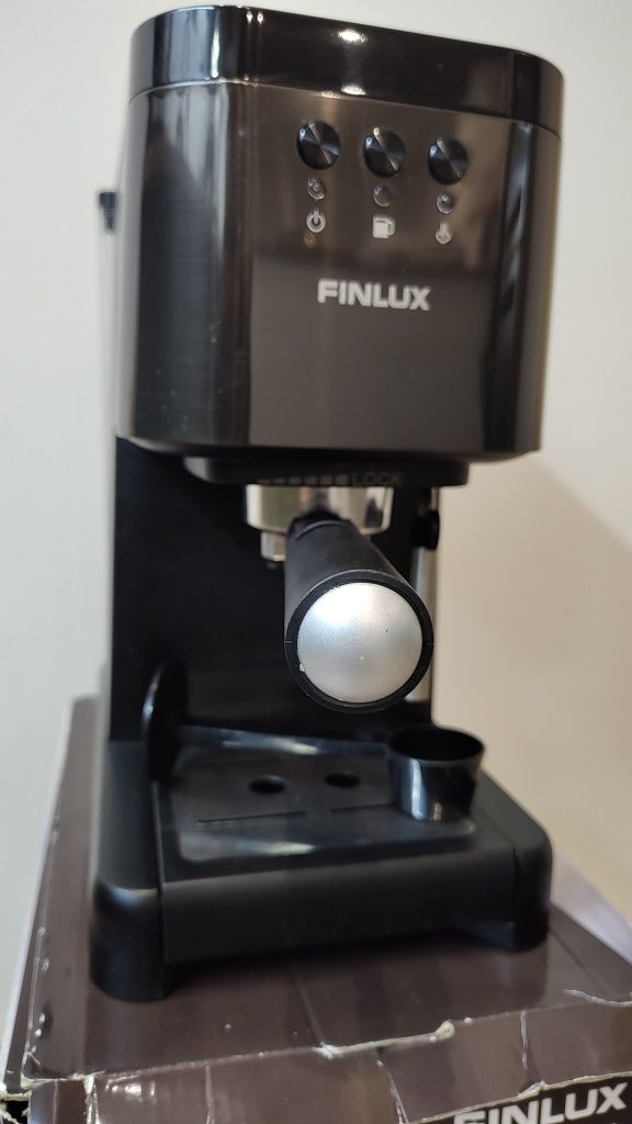 Кафемашина Finlux FEM1696 черна
