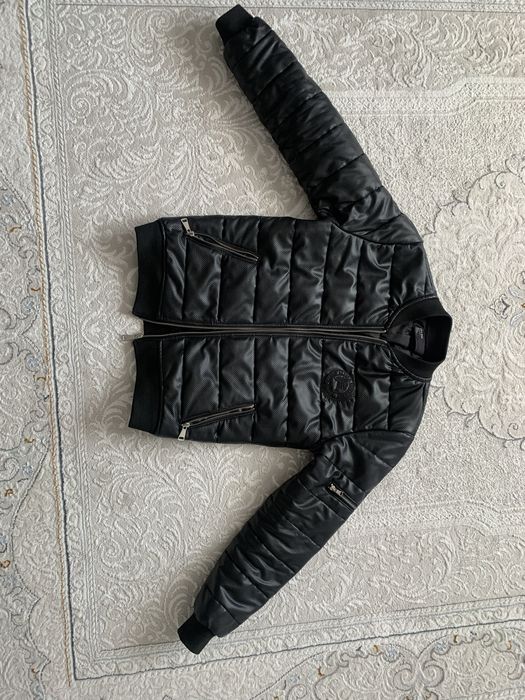 Продам куртку в идеальном состояние