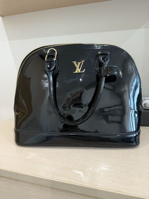 Дамска чанта лачена