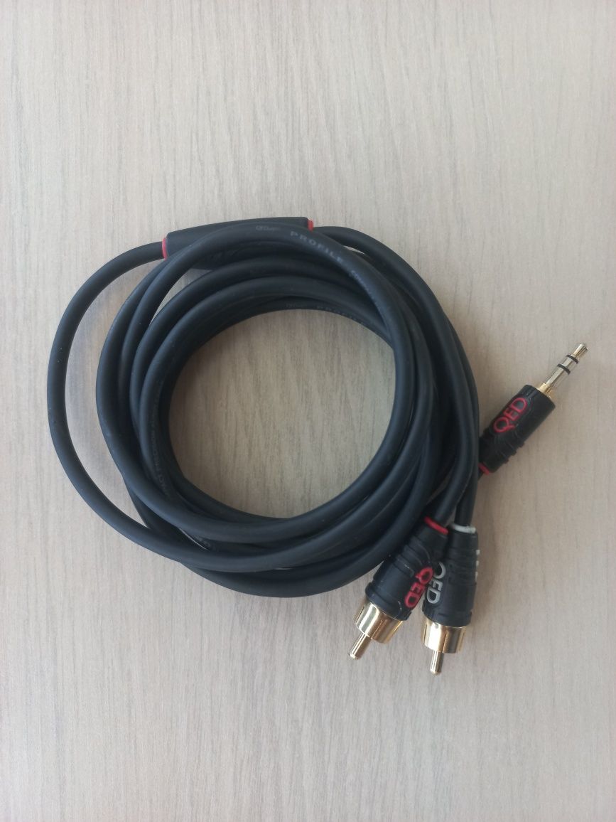 Cablu QED - Profile J2P (jack 3.5mm - RCA)