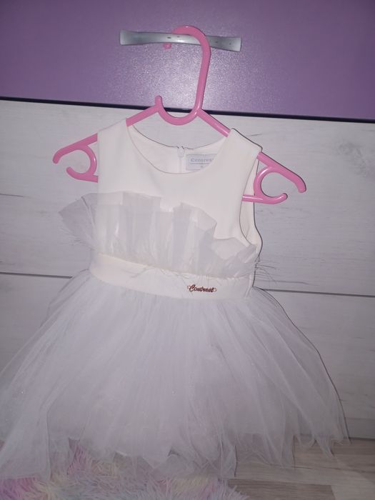 Детски рокли обличани веднъж.