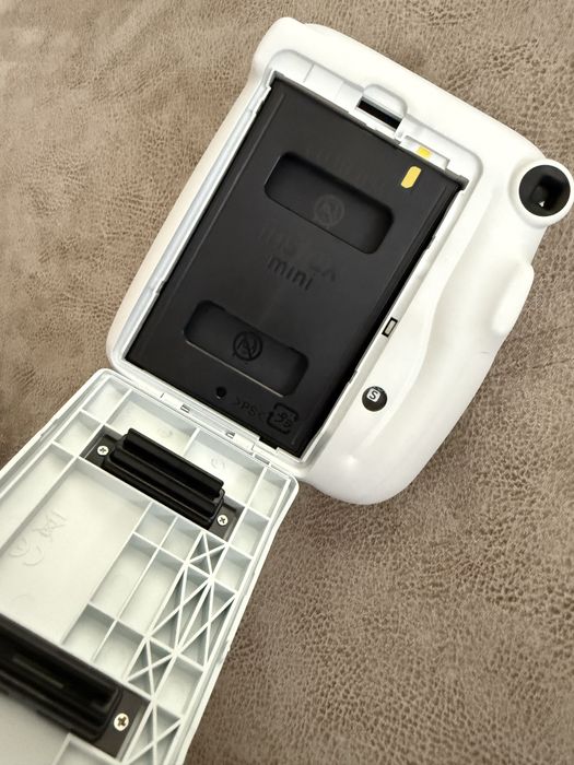Instax mini 11 белый
