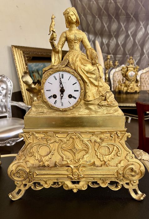 Ceas vechi in stil Baroc din bronz dore