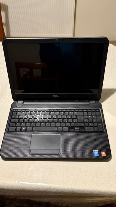 Лаптоп Dell Inspirion 3537