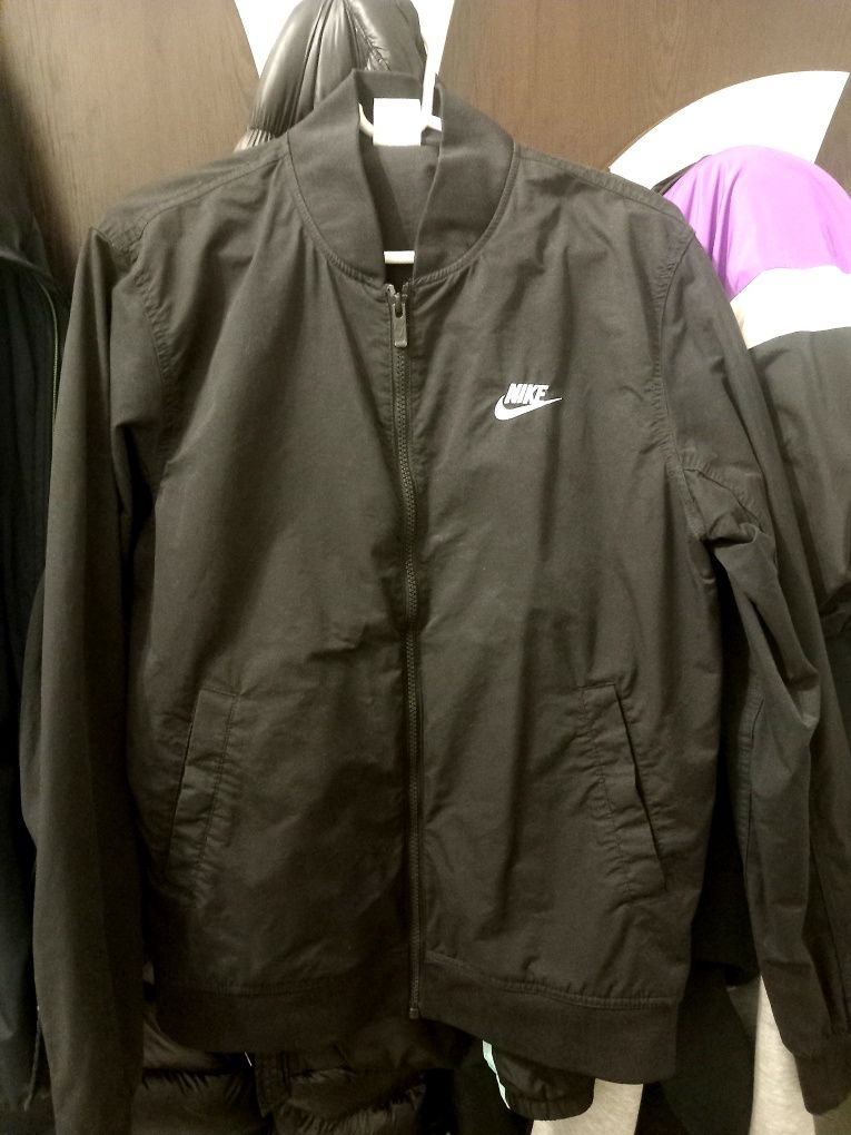 Преходно бомбър яке Nike