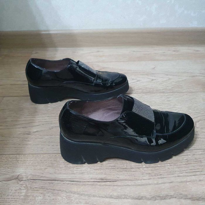 Продам 4 пары туфель. В хорошем состоянии (б/у)