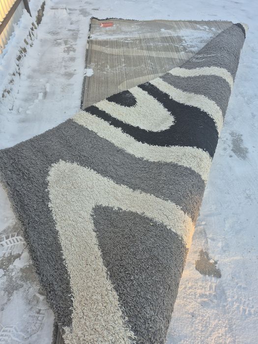 Продам ковёр толстый