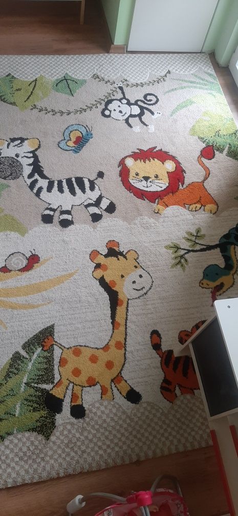 Детски килим животни