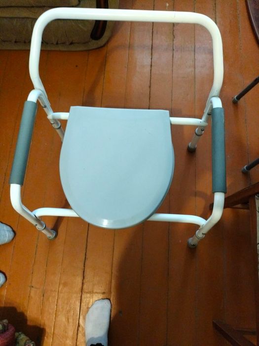Стул-туалет для пожилых