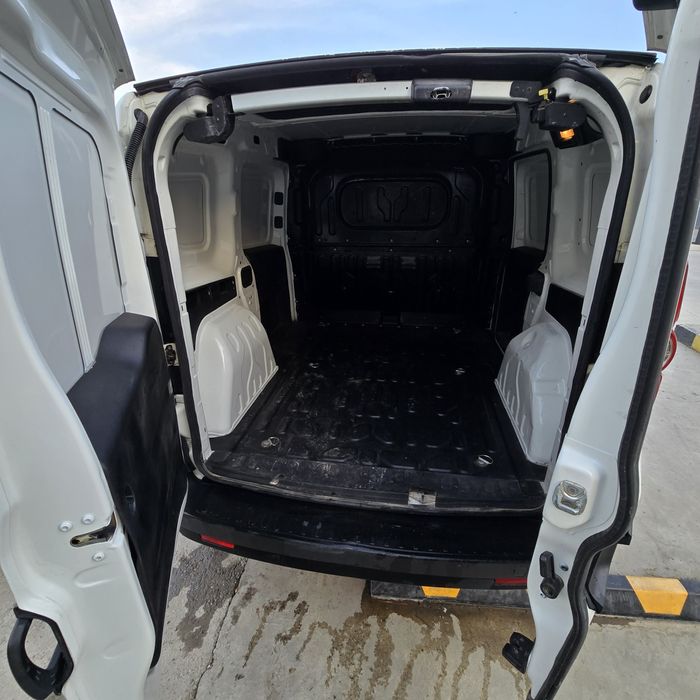 Inchiriez Duba,masina transport