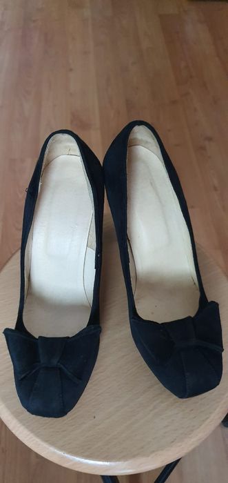 Pantofi negri cu toc