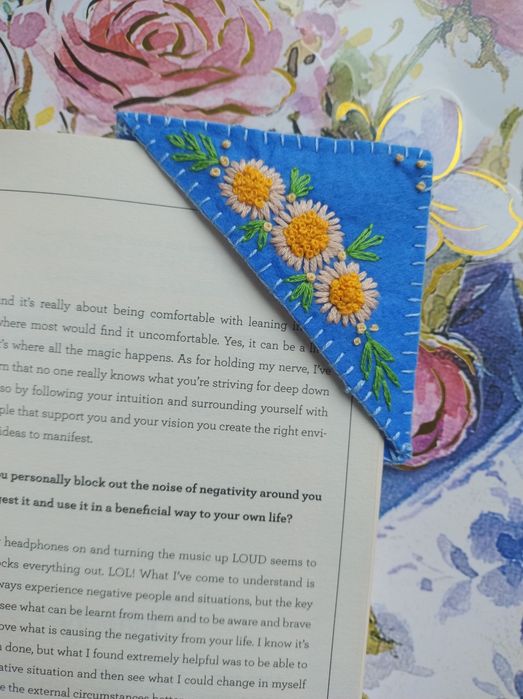 Semn de carte confecționat manual