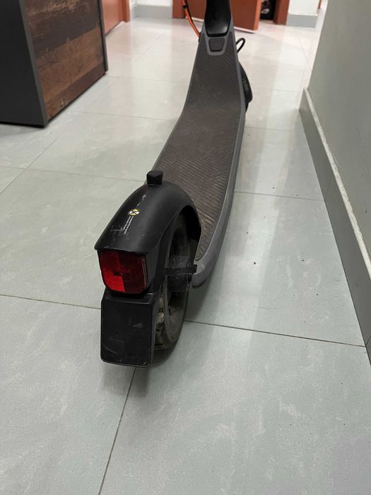 Електрическа тротинетка Ninebot E2 Plus