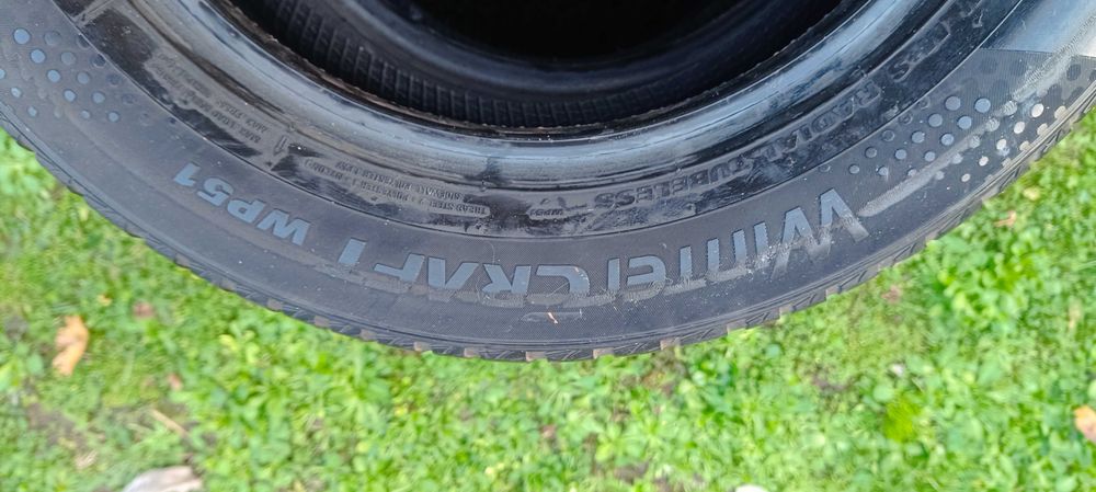 4 броя Гуми зимни KUMHO, размер 185/65/15 цола.