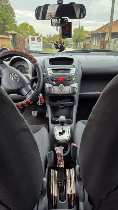 Малка нежна кола Toyota Aygo