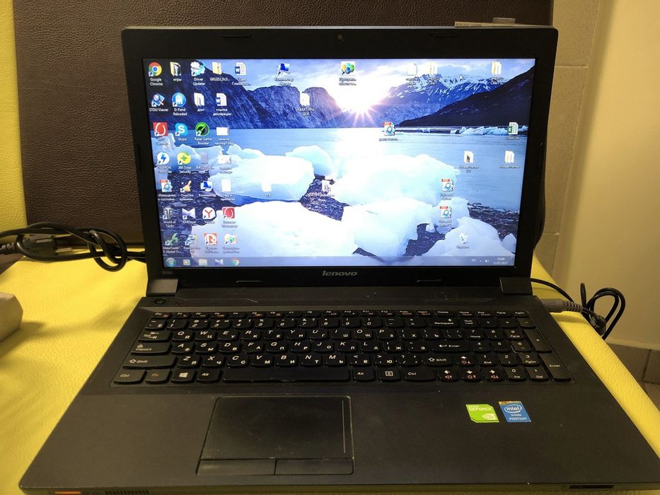 Noutbuk Lenovo B590