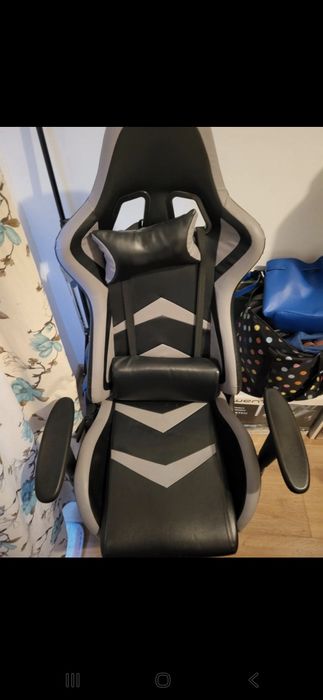 scaun gaming confortabil