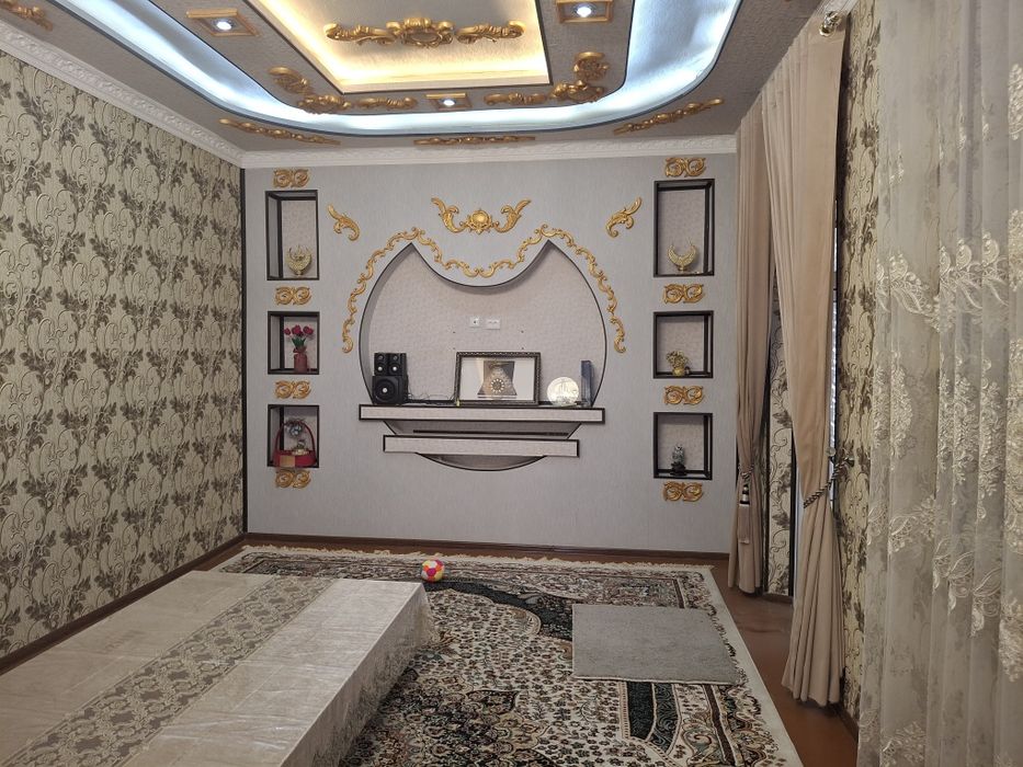 Нарпай центрда уй, ховли сотилади