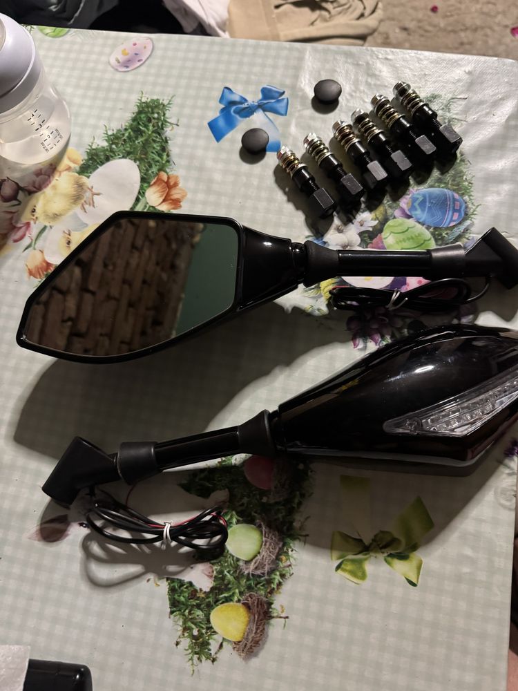 Vand oglinzi cu semnalizări pentru moto, scuter, atv etc