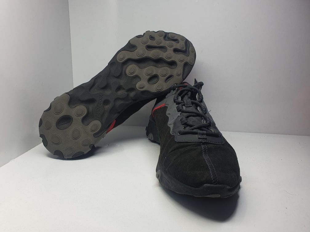 Маратонки Nike React Element 55

Обувките са носени ,но в отлично съст