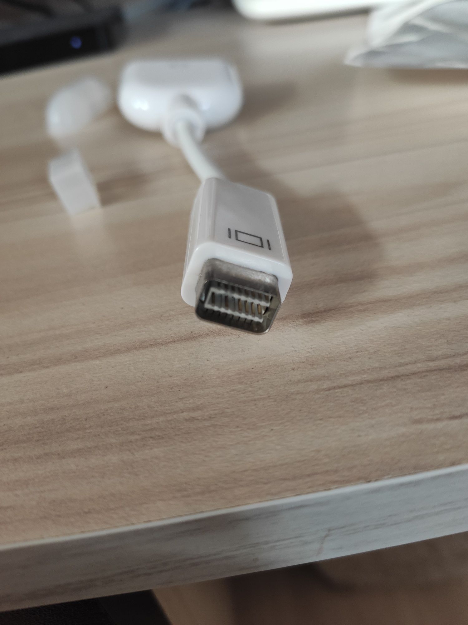 Преходник Mini DVI to VGA Apple ,MacBook