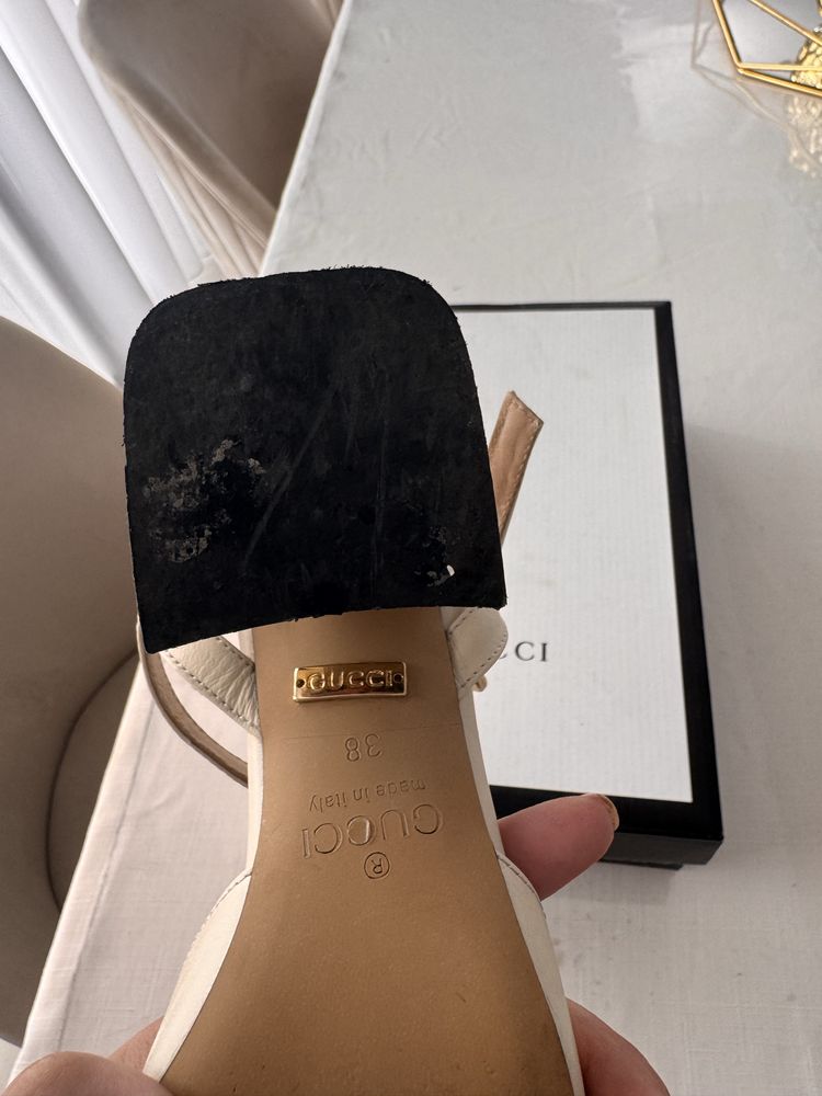 Sandale Gucci  …..
