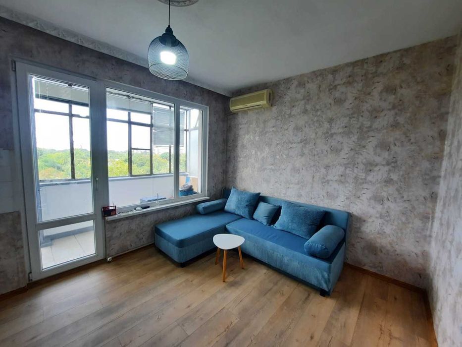 Продава се Двустаен апартамент в Пловдив, Център - 49 кв.м за 1919 €/кв.м - Снимка #1