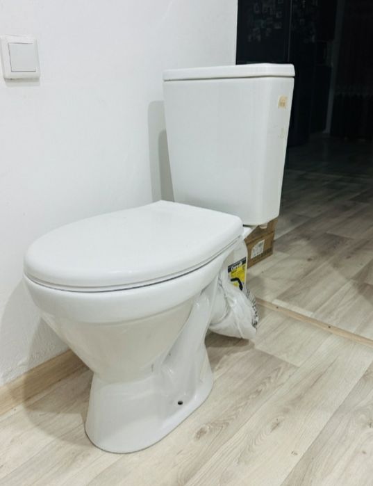 Продам Унитаз хорошим состояние