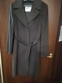 Продается пальто демисезонное, кашемировое ,размер 44,рост на 164.