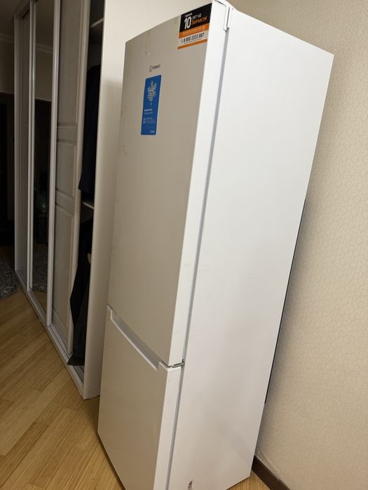 Indesit холодильник