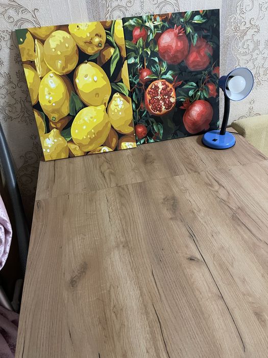 Продам стол книжку