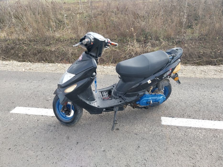 Vând scuter generic jump 2 80cc 4t