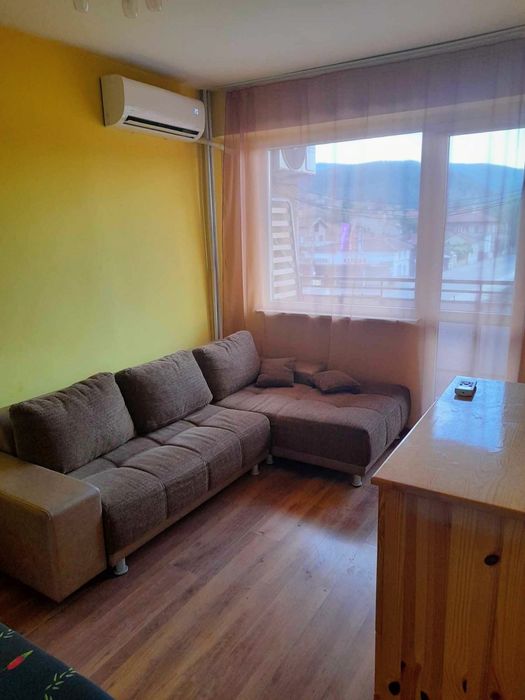 Продава се Тристаен апартамент в Перник, Център - 98 кв.м за 1354 €/кв.м - Снимка #1