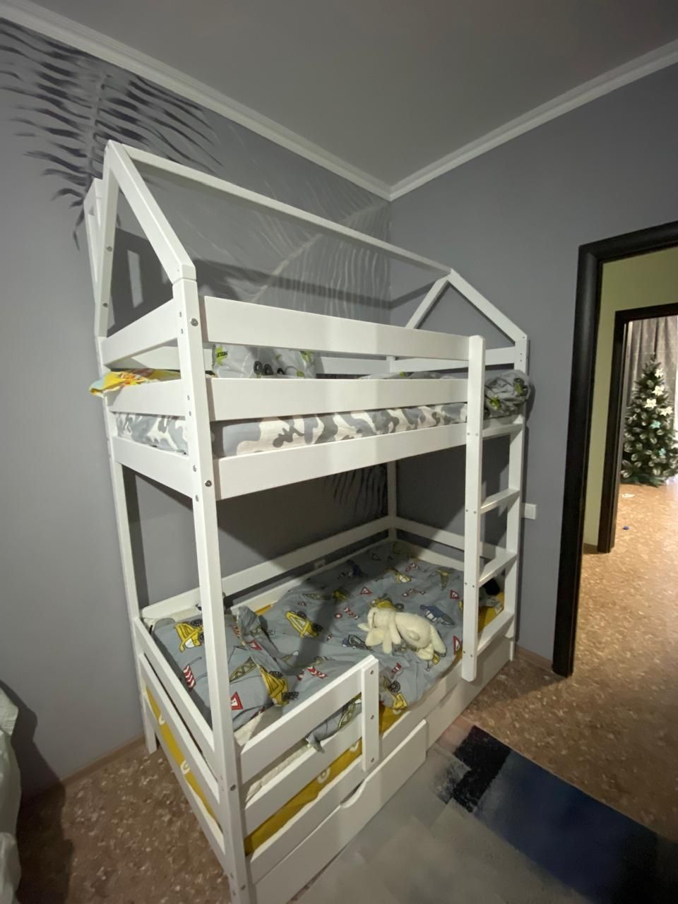 Продам двухярусную кровать
