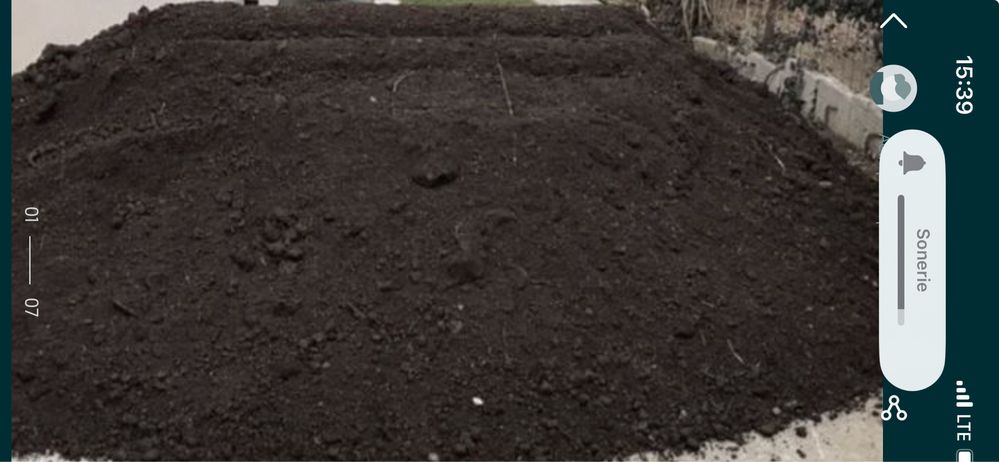 Pamant negru vegetal 3 sau 12 mc descarcare greifer