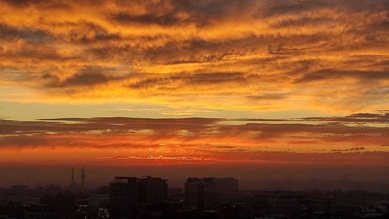 Shahar markazidagi kvartiramni sotaman. Umumiy maydoni 58 m2.