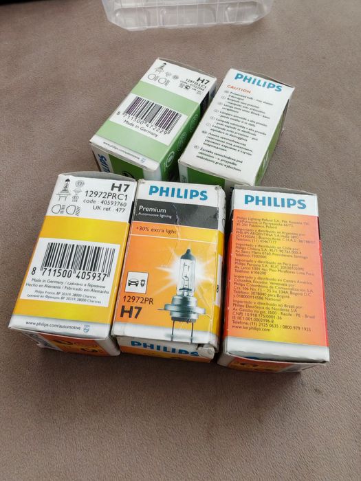 Здравейте продавам автомобилни крушки H7 на Philips premium и longer l