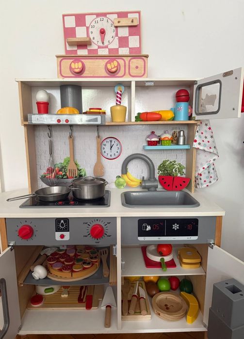Bucatarie din lemn pentru copii