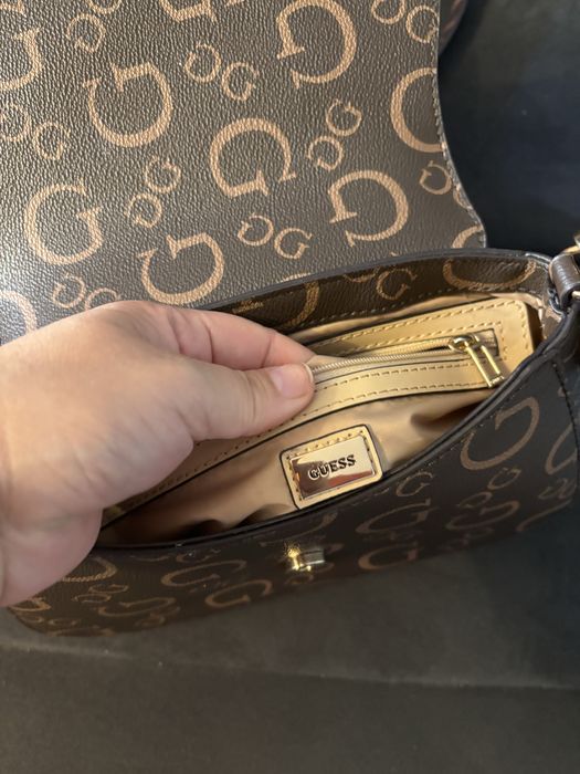 geanta guess foarte faina Noua